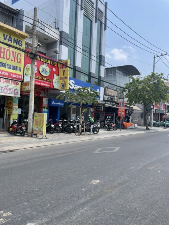 Bán nhà mặt tiền 3 tầng 30x55m giá 200 tỷ Đường Nguyễn Ảnh Thủ