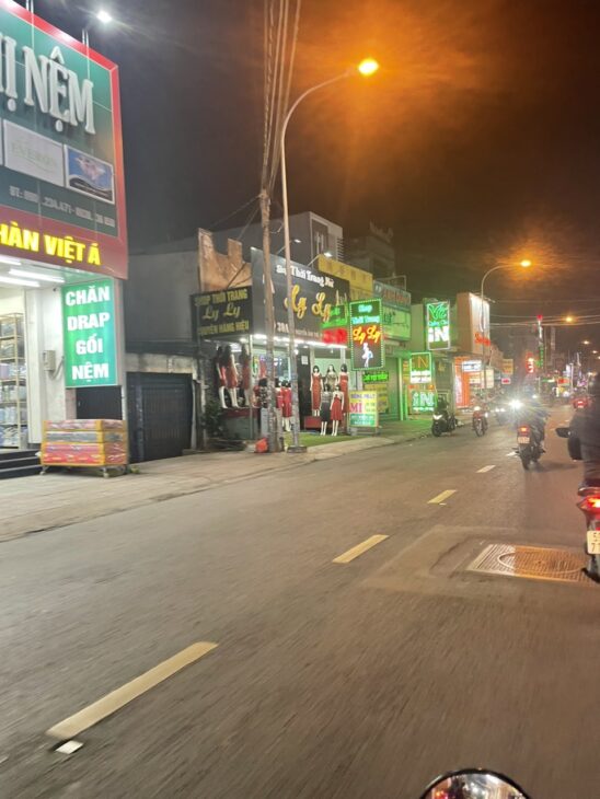 Bán nhà mặt tiền 1 trệt 4 lầu 9x25m giá 34 tỷ Nguyễn Ảnh Thủ