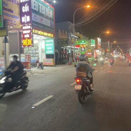 Bán nhà mặt tiền 4x25m giá 10,5 tỷ TL, Mặt tiền Nguyễn Ảnh Thủ, Quận 12