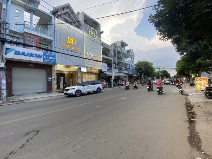 Bán nhà mặt tiền 15x40m giá 32,5 tỷ Đường Dương Thị Mười