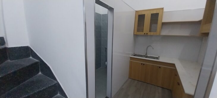 ♥ 1.75 tỷ Nhà kiệt Nguyễn Tất Thành, gần trường Đinh Bộ Lĩnh, 30m2, 2.5 tầng cứng sạch, ở ngay