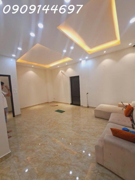 Nhà 4 tầng đường HIỆP THÀNH 43, phường HT, Q12, dt 63m2 (7mx9m) Hẻm 8m. Giá 6,45Tỷ