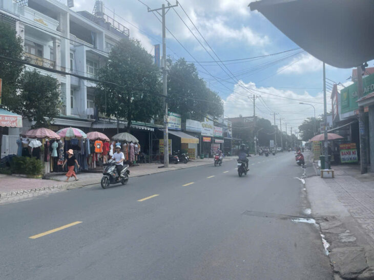 Bán tòa nhà 5 tầng mặt tiền 8x30m giá 23,9 tỷ Đường Nguyễn Thị Búp, Quận 12