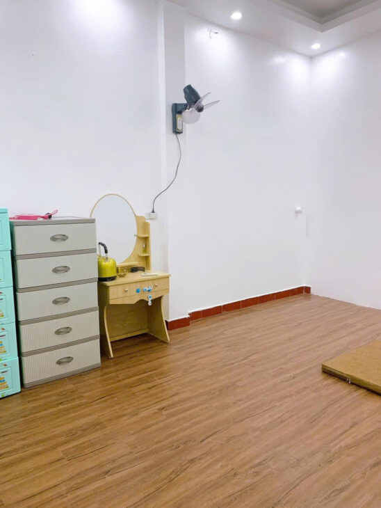 BÁN NHÀ 2,5 TẦNG MẶT LÝ BÔN – KÌ BÁ CỰC HIẾM, 90M2 SỬ DỤNG, DÒNG TIỀN ỔN ĐỊNH, KHÔNG PHẠM LỖI.
