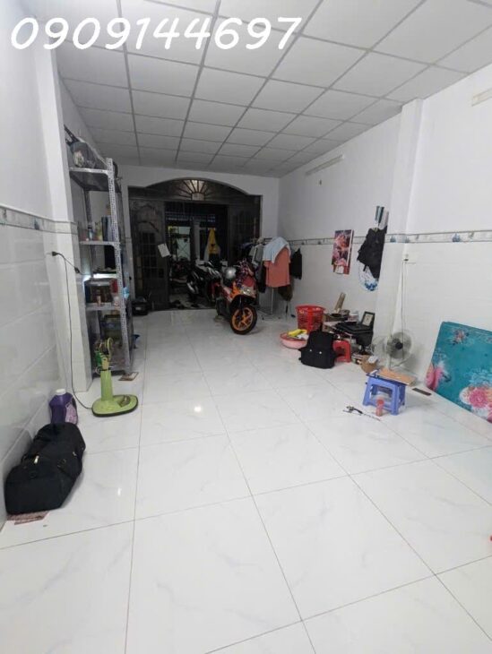 Nhà 1,5 tầng đường ĐHT06, phường THT, Q12, dt 52m2 (3,7mx13m) Hẻm ôtô. Giá 3,75Tỷ