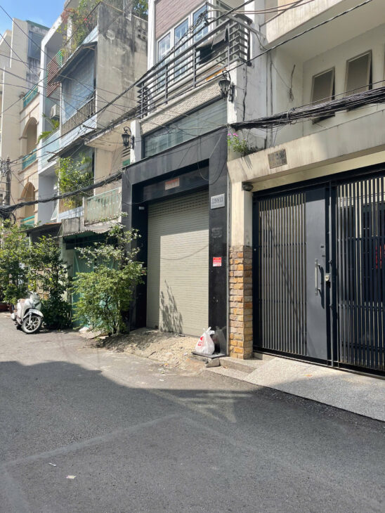 Phan Văn Trị, P11, Quận Bình Thạnh. Nhà mới, HXH, ngang 4,7m, gần mặt tiền, chỉ 5.7 tỷ.