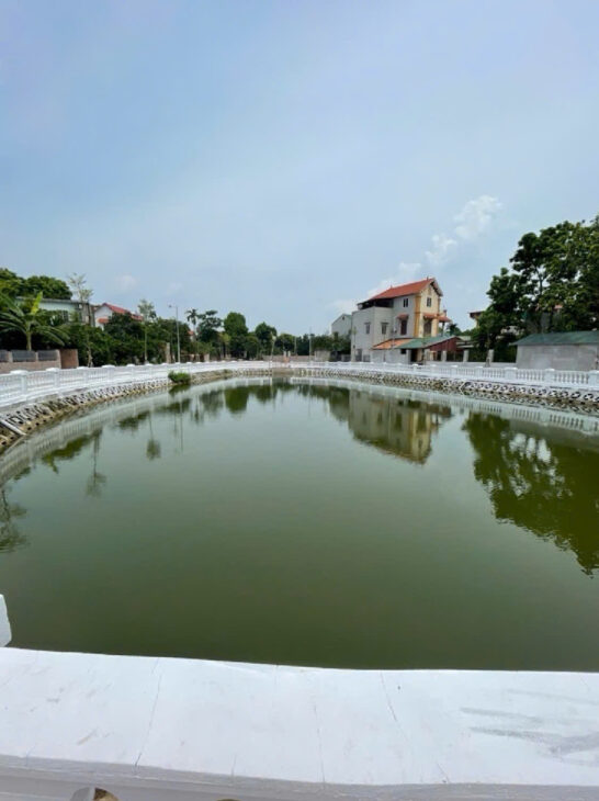 HIẾM – ĐẤT TRUNG TÂM KIM SƠN- NGÕ THÔNG – Ô TÔ ĐỖ CỬA – GẦN HỒ ĐIỀU HOÀ – SÂN CHƠI