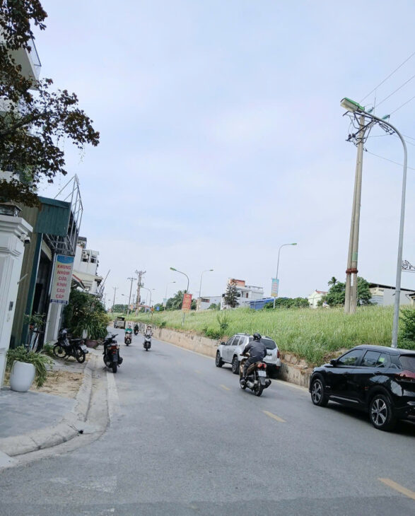 CHÍNH CHỦ CÂN TIỀN GẤP – BÁN RẺ CĂN NHÀ NGỌC THUỴ – LONG BIÊN – 35M x 5 TẦNG GIÁ NHỈNH 6 TỶ – CÓ