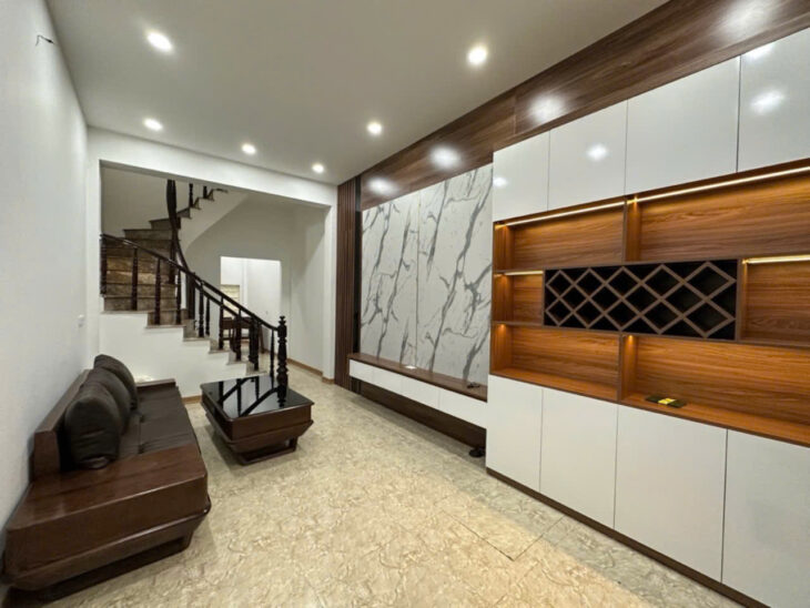 CHÍNH CHỦ CÂN TIỀN GẤP – BÁN RẺ CĂN NHÀ NGỌC THUỴ – LONG BIÊN – 35M x 5 TẦNG GIÁ NHỈNH 6 TỶ – CÓ