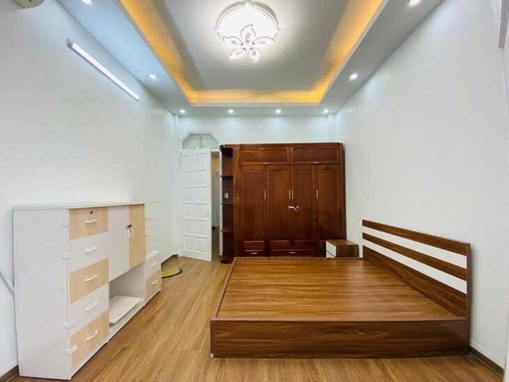 PHÂN LÔ QUÂN ĐỘI VƯƠNG THỪA VŨ, DT 40M, 4 TẦNG, 8 TỶ