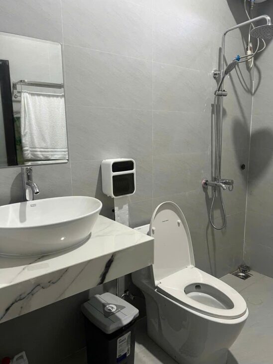 BÁN NHÀ VĂN QUÁN, 52m2 x 7T HIỆN ĐẠI, OTO, DÒNG TIỀN ĐỈNH, CHỈ 18 TỶ