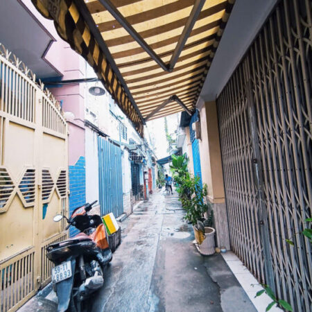 Bán nhà gần HXH,3 phòng ngủ, 4x10m, sát khu HimLam quận 7.