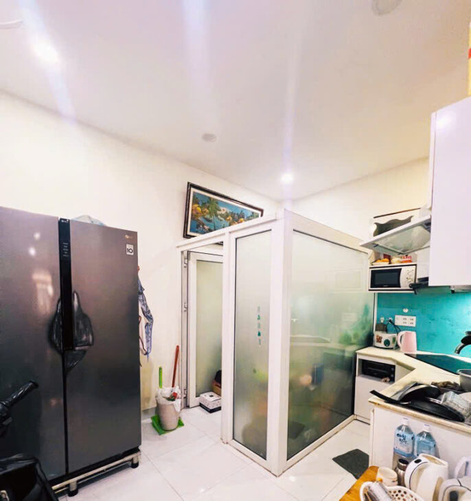 Bán nhà gần HXH,3 phòng ngủ, 4x10m, sát khu HimLam quận 7.