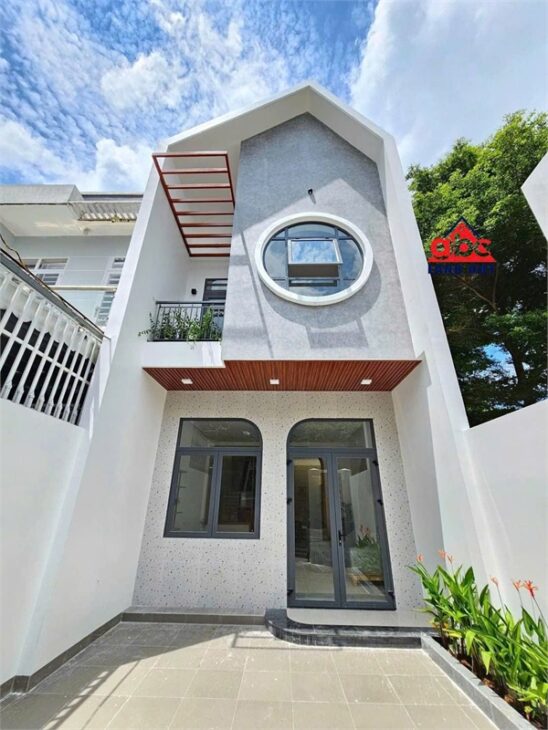 NP1055 Nhà 1 trệt 1 lầu , thiết kế hiện đại. khu xóm đông đúc, dân trí cao. an ninh