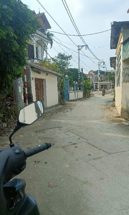 Ô tô đỗ cổng vào – đất gần vin 1-2-3 ecopark – quốc lộ 5b – gia lâm – hà nội