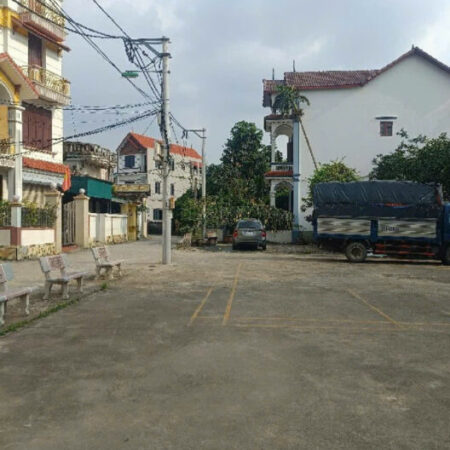 Ô tô đỗ cổng vào – đất gần vin 1-2-3 ecopark – quốc lộ 5b – gia lâm – hà nội