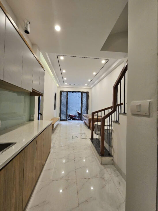 HIẾM – NHÀ NGỌC THUỴ – LONG BIÊN – 35M x 5 TẦNG – GIÁ NHỈNH 5 TỶ VỊ TRÍ CỰC ĐẸP – CÁCH VÀI BƯỚC