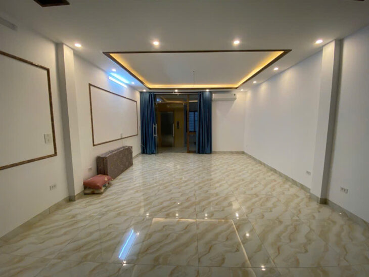 Bán nhà văn phòng 6 tầng, 62m², Lĩnh Nam, Mai Động, thang máy, oto 7 chỗ vào nhà
