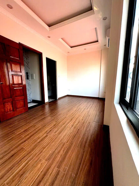 NHÀ ĐẸP ĐÓN TẾT PHỐ NGỌC THỤY-LONG BIÊN, 42M2,5 TẦNG,MT 4M, 6.5 TỶ.CÓ THƯƠNG LƯỢNG.