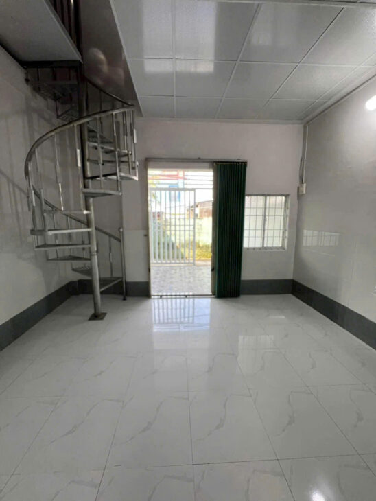 E CẦN BÁN GẤP CĂN NHÀ HẺM NGUYỄN THỊ ĐỊNH, P VĨNH HIỆP RẠCH GIÁ KIÊN GIANG. ( CÁCH CẦU NGUYỄN VĂN