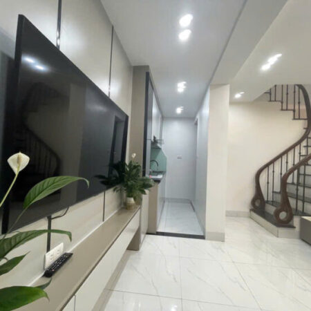 NHÀ MỚI KHƯƠNG TRUNG – GẦN Ô TÔ – FULL NỘI THẤT – GẦN CHỢ, TRƯỜNG CÁC CẤP, GIAO THÔNG THUẬN TIỆN –