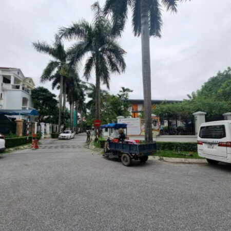 BÁN BIỆT THỰ CIPUTRA 180m2 HƯỚNG ĐÔNG NAM HÀNG HIẾM GIÁ RẺ