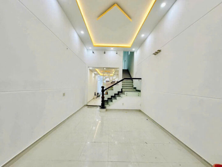 Nhanh tay săn ngay nhà diện tích khủng 142m2 – ngay chơ Minh phát Q12 – 2 TẦNG – 3PN – chỉ nhỉn 4