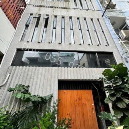 PHÚ NHUẬN-Ở NGAY-4 TẦNG BTCT – NGANG 5M – SÁT KHU PHAN XÍCH LONG.