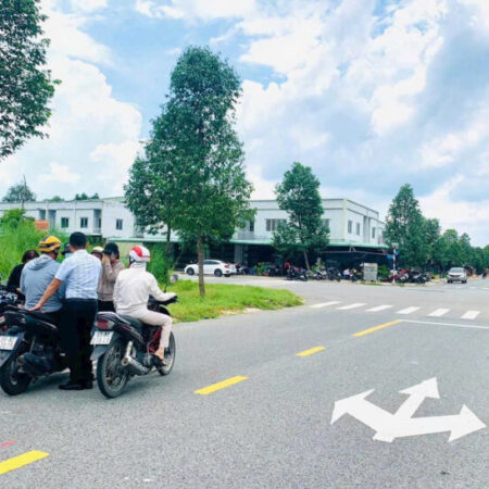 Bán Đất 150m2 TẶNG nhà đâng thuê 60 triệu ngay trung tâm hành chính Bàu Bàng Bình Dương.