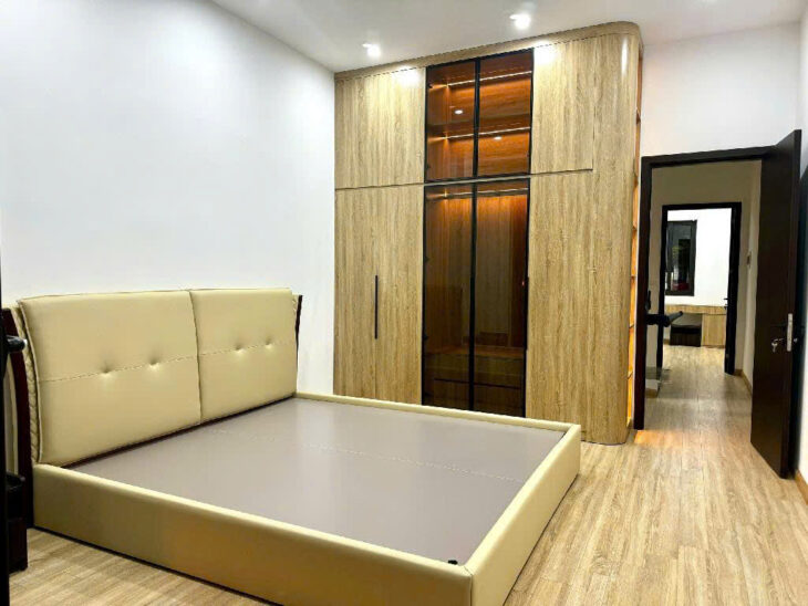 CẦN BÁN GẤP NHÀ_ NGUYỄN VĂN CỪ, 52m, 4T, GIÁ CHỈ HƠN 9 TỶ TÝ. ĐỦ CÔNG NĂNG.