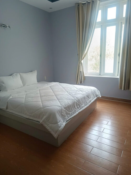 Cho thuê biệt thự sân vườn có hồ bơi rộng đẹp, gần biển khu vực Ocean View