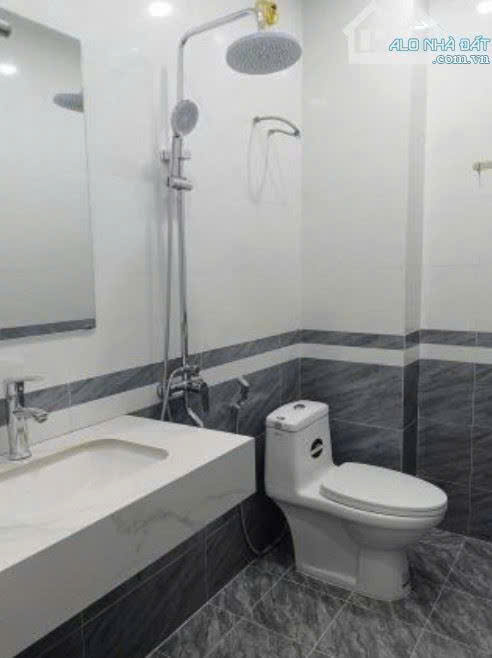 Bán nhà mới xây DT40*5Tầng, ô tô vào Vĩnh Quỳnh Thanh Trì, chỉ 5.x tỷ ở ngay