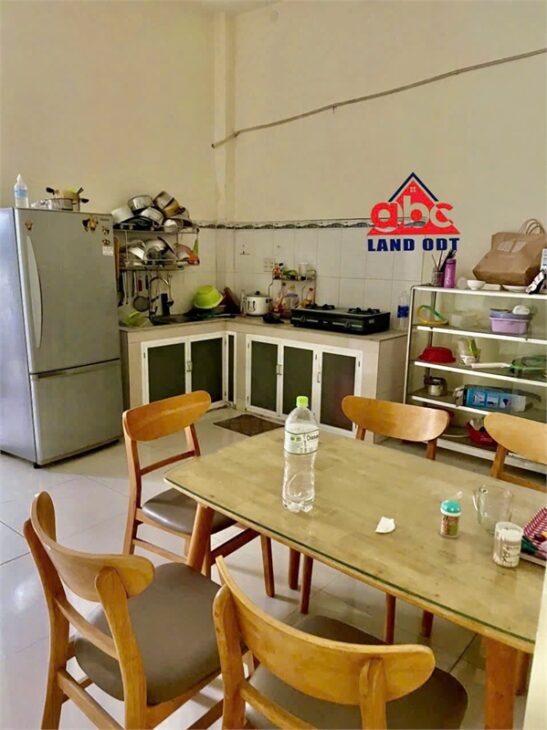 NP1096 bán nhà 1 trệt 1 lầu. gần chợ, hẻm thông thuận lợi di chuyển nhiều hướng