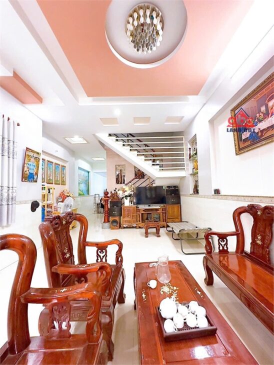 HN302 ( NP403 ) nhà đẹp gần trường cấp 2. khu dân cư đông đúc dân trí cao, nhà 3 pn