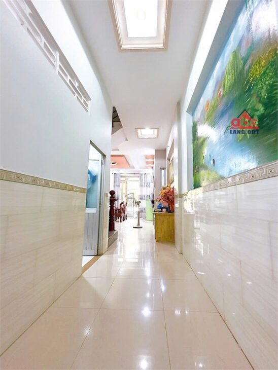 HN302 ( NP403 ) nhà đẹp gần trường cấp 2. khu dân cư đông đúc dân trí cao, nhà 3 pn