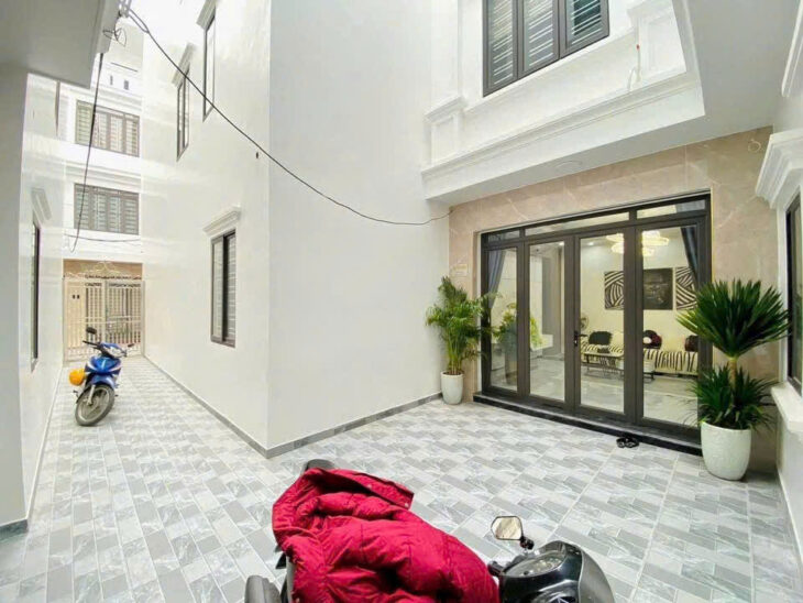 Nhà 4 tầng đường Khúc Thừa Dụ – 45m Hướng Tây Bắc – Giá 3.3 tỉ mới tinh, ngõ nông