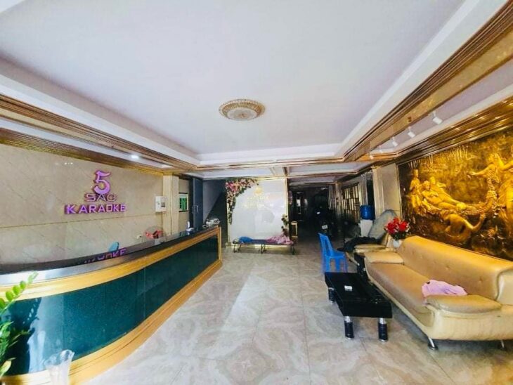 Bán nhà mặt phố Hoàng Quốc Việt dt 208m2, 7 tầng, GIẢM SỐC 4 TỶ – làm văn phòng tuyệt vời