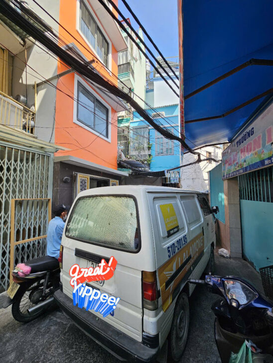 SÁT MẶT TIỀN HẺM XE HƠI VĨNH KHÁNH Q4 ĐÚC 5 TẤM HƠN 3 TỶ 0, 5 GIÂY Q1