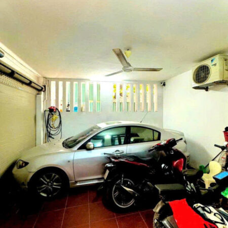 Hoàng Quốc Việt gara ô tô,2 thoáng trước sau ô tô tránh 30m ra phố, KD VP SPA, 67m -15.8 tỷ