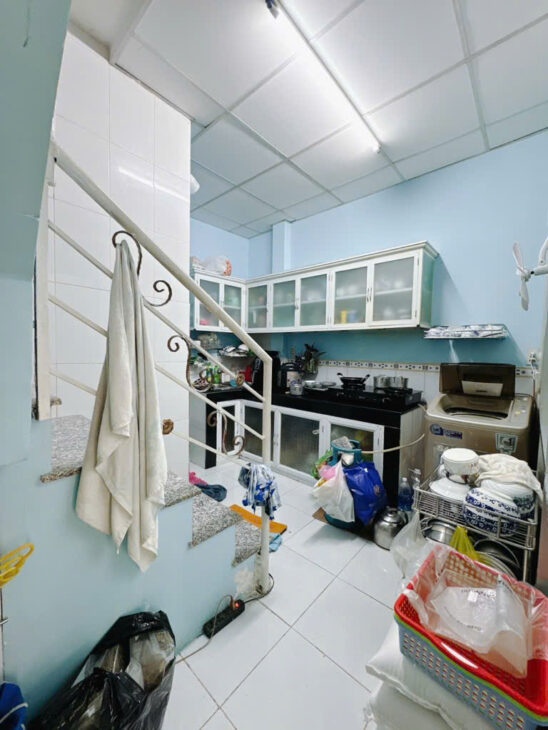 ĐƯỜNG BA GÁC MÁY SÁT MẶT TIỀN VĨNH KHÁNH Q4 NGANG 3.7 DÀI 10M DƯỚI 80 TRIỆU M