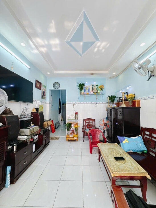 ĐƯỜNG BA GÁC MÁY SÁT MẶT TIỀN VĨNH KHÁNH Q4 NGANG 3.7 DÀI 10M DƯỚI 80 TRIỆU M