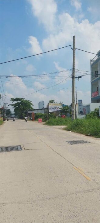 Đất thổ cư lô Mặt hẻm 1/đường THẠNH XUÂN 52, phường THẠNH XUÂN, Q12, dt 197m2 (15mx15m) Hẻm 6m