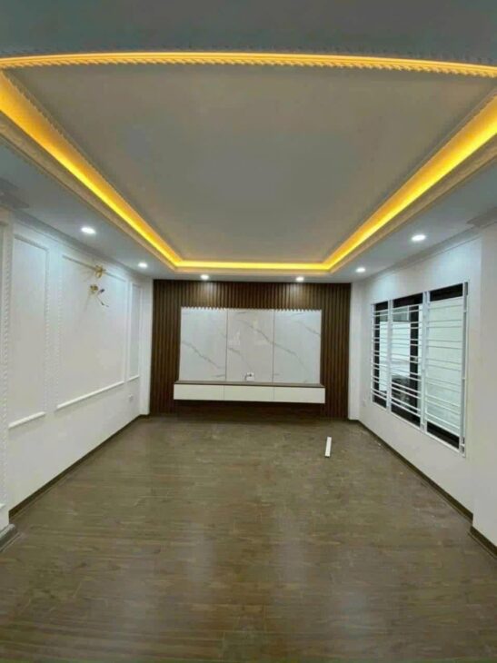Nhà bán đảo Linh Đàm, View Hồ, 37m2 x 5 tầng GIÁ NHỈNH 6 TỶ TL