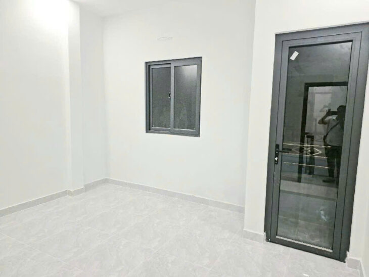 SÁT MẶT TIỀN ĐƯỜNG Huỳnh Tấn Phát Trung tâm Q7 NGANG 3.5 M Dài 7.05 DT SD 49 M2 HƠN 2 TỶ