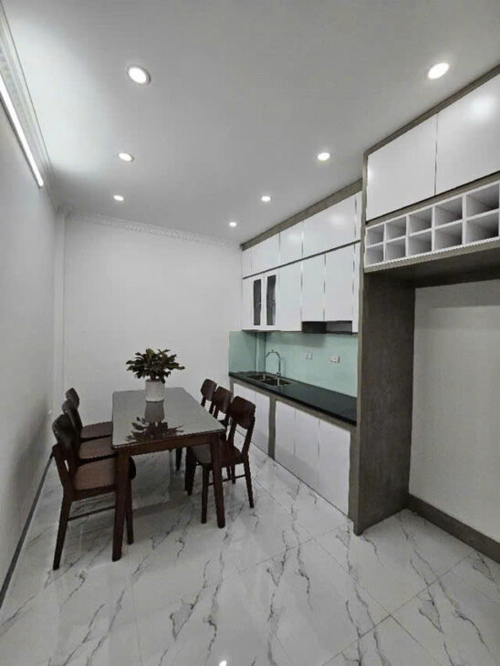 NHÀ MỚI Ở LUÔN PHỐ TRẠM- LONG BIÊN, 45M2,5 TẦNG,MT 3.5 M, 6.6 TỶ CÓ THƯƠNG LƯỢNG.