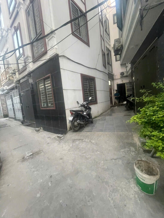 Gần tết ô anh cần tiền gấp bán nhà cách mặt phố xốm vs đường 21b 70m đi vào Căn góc bãi đỗ ô tô