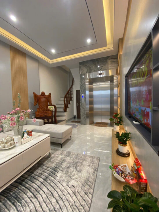 Nhà 7 Tầng Thang máy, Full Nội Thất, Giá 10,8 Tỷ Tại Long Biên 0902318197