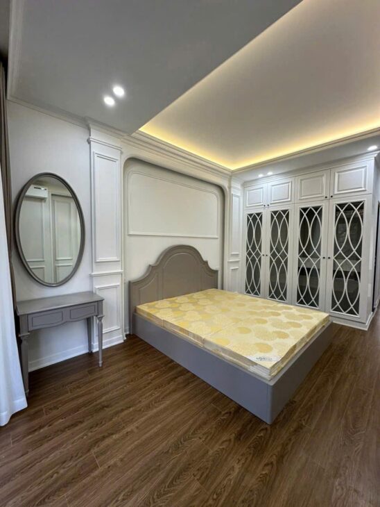 Bán nhà phố Mậu Lương-Hà Đông, DT 30m2 x 5T, MT 3.3m , dân xây, view hồ, ô tô đỗ. Giá 5.3 tỷ