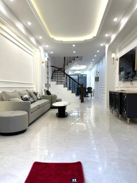 Bán nhà phố Mậu Lương-Hà Đông, DT 30m2 x 5T, MT 3.3m , dân xây, view hồ, ô tô đỗ. Giá 5.3 tỷ