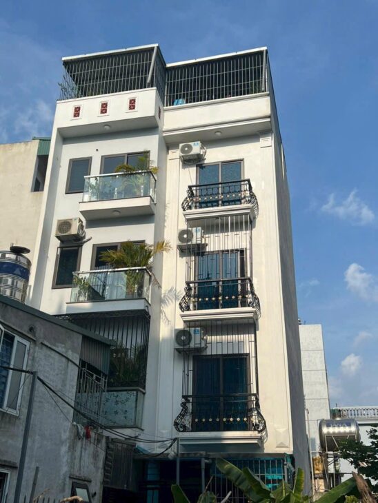 Bán nhà phố Mậu Lương-Hà Đông, DT 30m2 x 5T, MT 3.3m , dân xây, view hồ, ô tô đỗ. Giá 5.3 tỷ